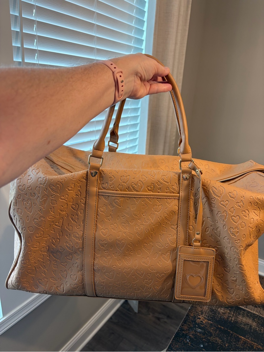 Betsey Johnson Tan Hearts Travel Weekender Duffel- like new - Picture 7 of 13